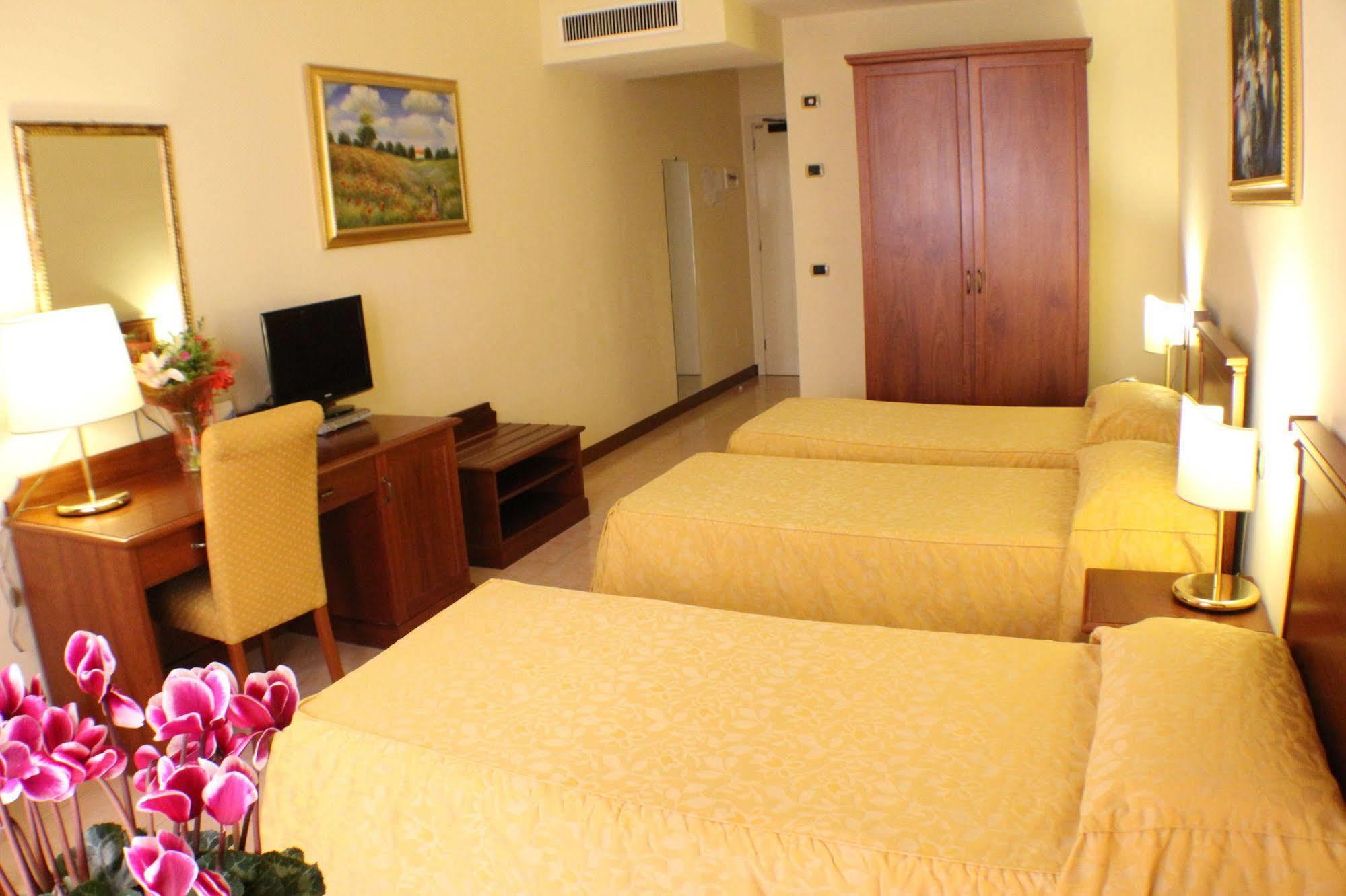 Certosa Hotel Milánó Kültér fotó