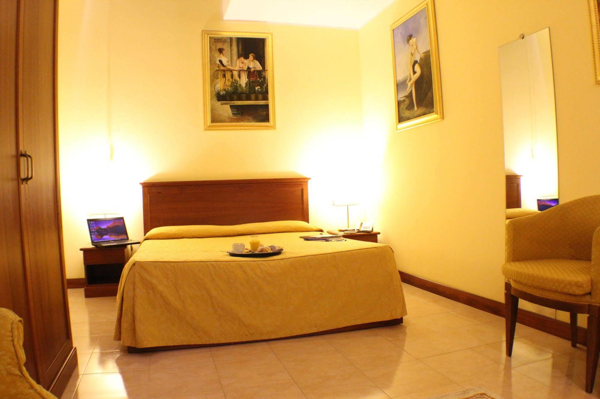Certosa Hotel Milánó Kültér fotó