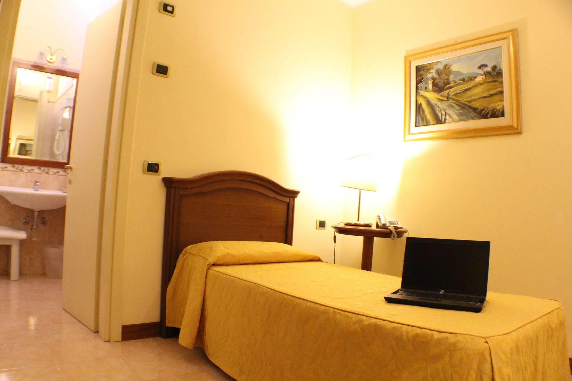 Certosa Hotel Milánó Kültér fotó