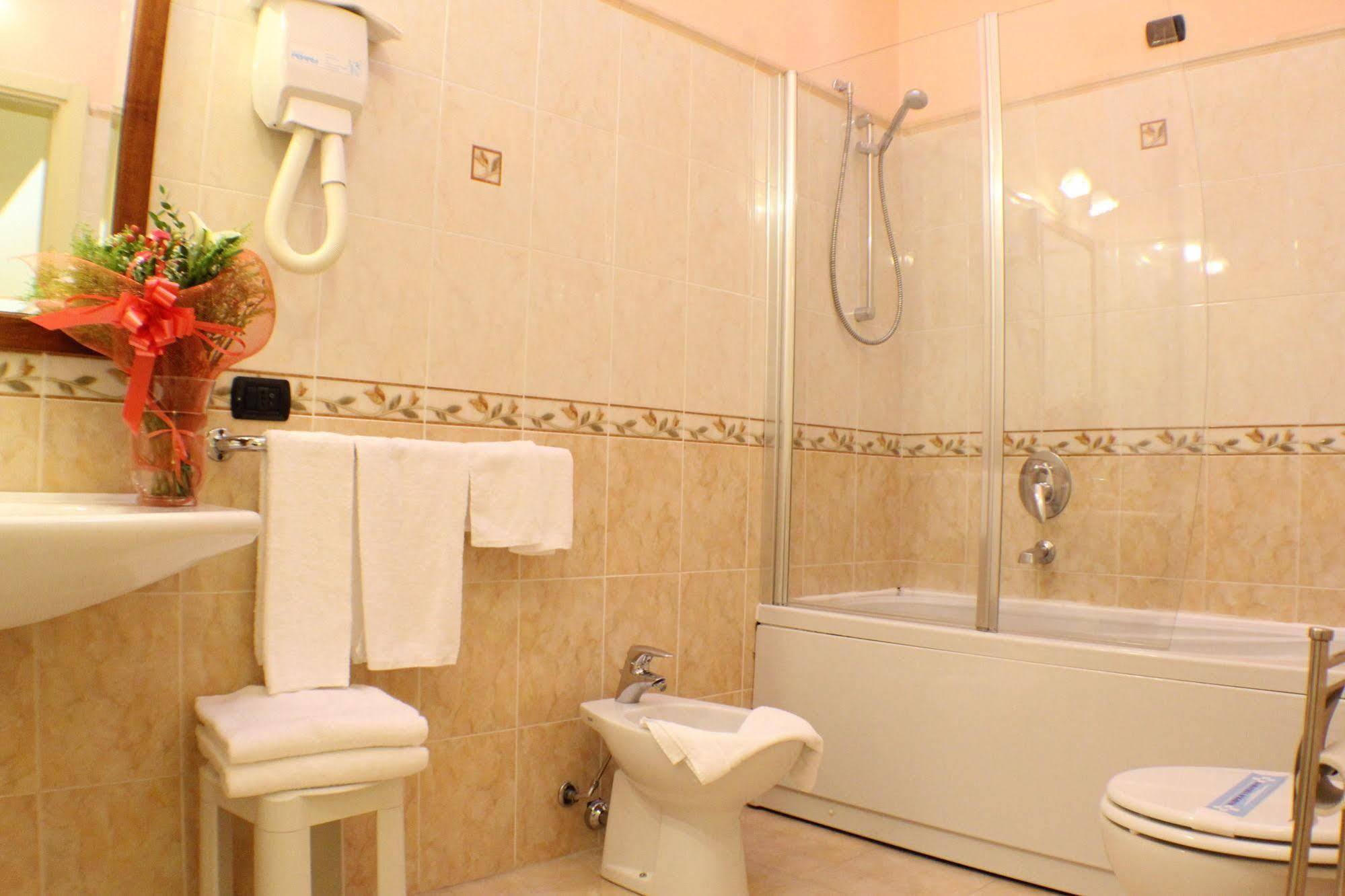 Certosa Hotel Milánó Kültér fotó