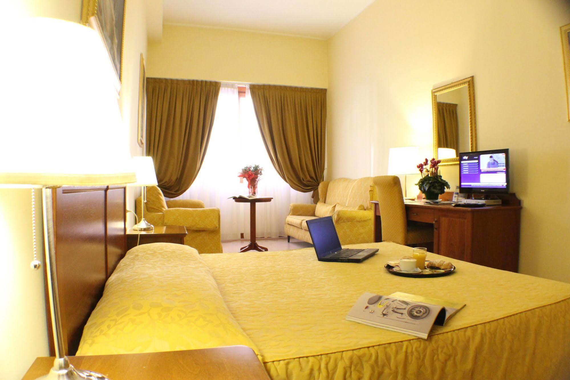 Certosa Hotel Milánó Kültér fotó