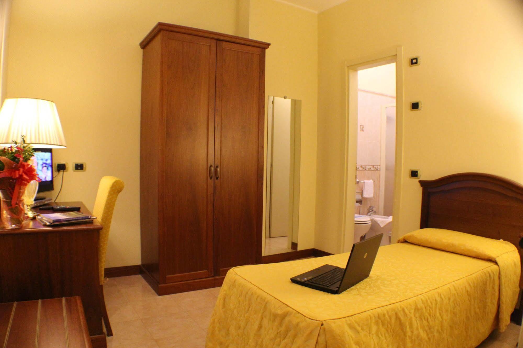 Certosa Hotel Milánó Kültér fotó